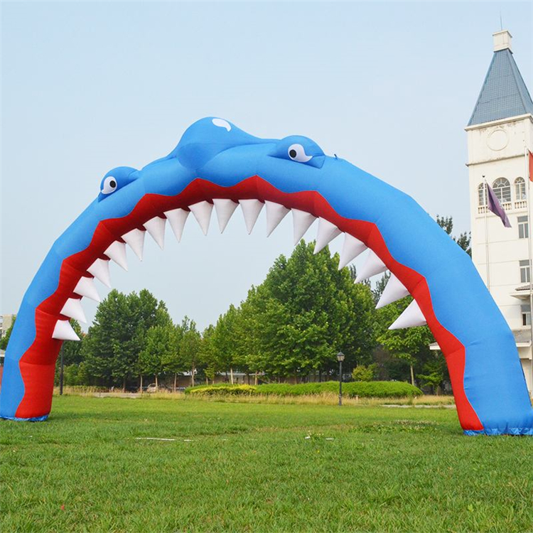 安宁鲨鱼广告拱门